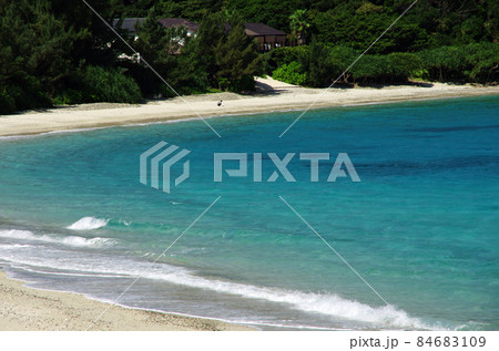 奄美の龍郷町の倉崎海岸の美しい海岸 84683109