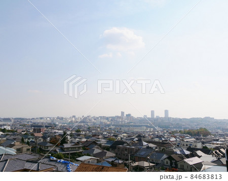 大阪 箕面 箕面市街地と千里丘陵(箕面ドライブウェイから、晩秋) 大阪 箕面 箕面市街地と千里丘陵(箕面ドライブウェイから、晩秋) 84683813