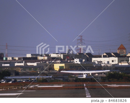 大阪 八尾空港 離陸するセスナ機(セスナ172P、八尾、初冬) 大阪 八尾空港 離陸するセスナ機(セスナ172P、八尾、初冬) 84683826
