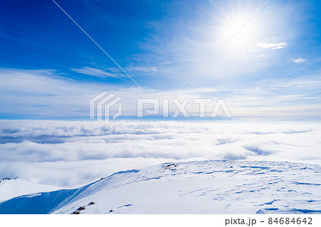 【冬素材】積雪期唐松岳登山風景【長野県】 【冬素材】積雪期唐松岳登山風景【長野県】 84684642