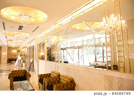 シャンデリア　ホテルロビー　宴会場 84689799