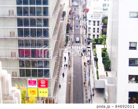 大阪　心斎橋の街並 84692011