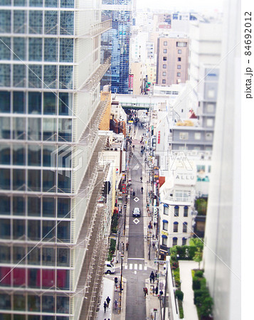 大阪　心斎橋の街並 84692012
