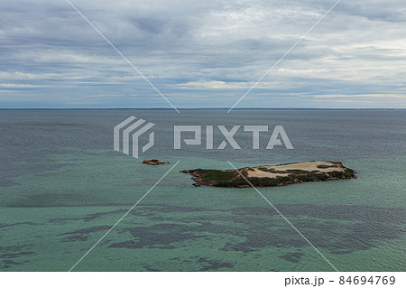 オーストラリア 西オーストラリア州のイーブル・ブラフから見えるイーグル島 オーストラリア 西オーストラリア州のイーブル・ブラフから見えるイーグル島 84694769