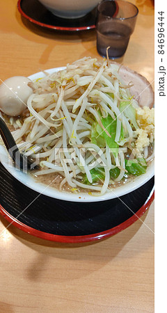 デカ盛りラーメンの写真 84696444