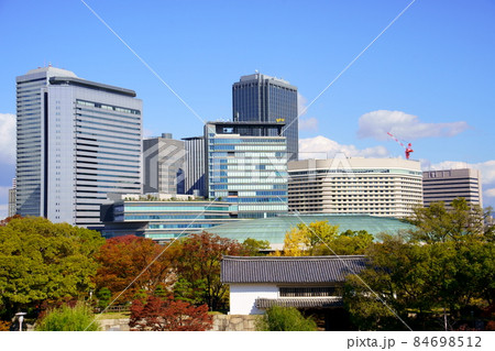 大阪城青屋門と大阪城ホールと大阪ビジネスパークのビル群(大阪市) 大阪城青屋門と大阪城ホールと大阪ビジネスパークのビル群(大阪市) 84698512