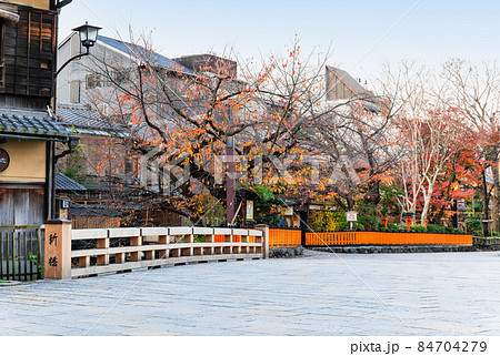 秋の京都　祇園白川 84704279