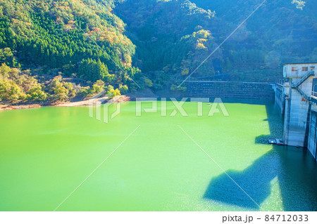 桐生川ダム 梅田湖 紅葉の季節 秋の風景 桐生川ダム 梅田湖 紅葉の季節 秋の風景 84712033