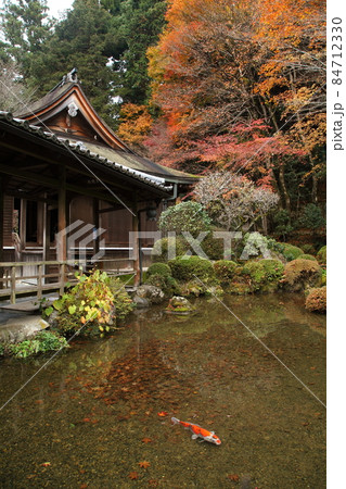 秋の寂光院 84712330