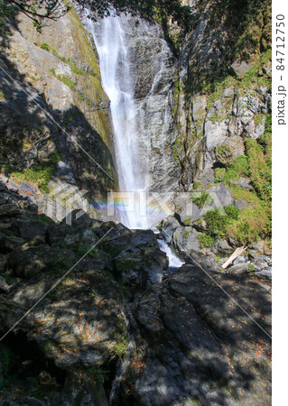 せんだん轟の滝 84712750