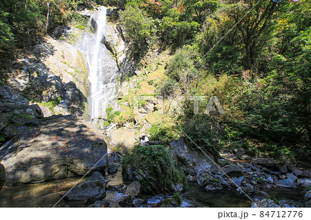 せんだん轟の滝 84712776