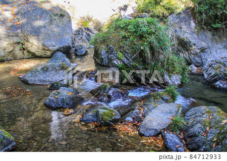 せんだん轟の滝 84712933