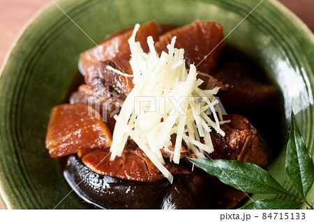 煮凝りがおいしい鰤アラで作ったぶり大根 煮凝りがおいしい鰤アラで作ったぶり大根 84715133