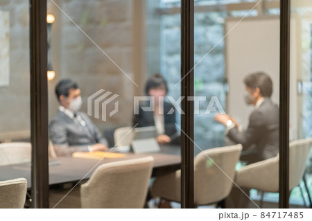ビジネスイメージ 取締役 ミドル 撮影協力「+SHIFT NOGIZAKA」 ビジネスイメージ 取締役 ミドル 撮影協力「+SHIFT NOGIZAKA」 84717485