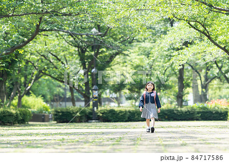 小学生 女の子 入学式 84717586