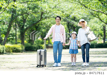 家族 旅行 親子 84717611