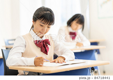 教室 中学生 学校 撮影協力:中央工学校附属日本語学校 教室 中学生 学校 撮影協力:中央工学校附属日本語学校 84718441