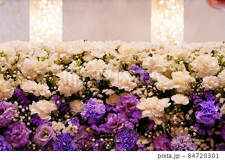 お洒落な花祭壇 お洒落な花祭壇 84720301