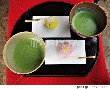 「お抹茶と生菓子のセット」 84723438