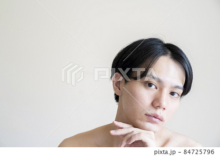 メンズビューティーのポートレート 84725796