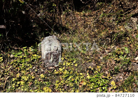 群馬県倉渕町の道祖神・七つ石 84727110
