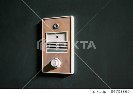 昔ながらのインターホン01 84733360
