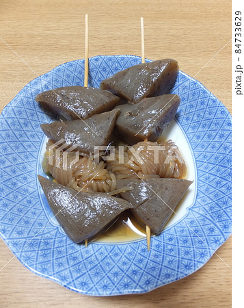 こんにゃくとしらたきの煮物 こんにゃくとしらたきの煮物 84733629