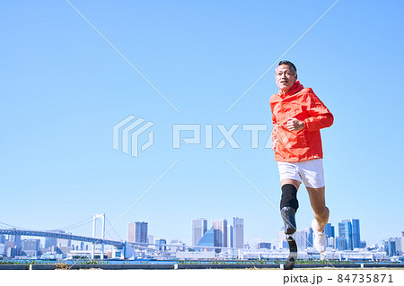 障がい者　男性 84735871