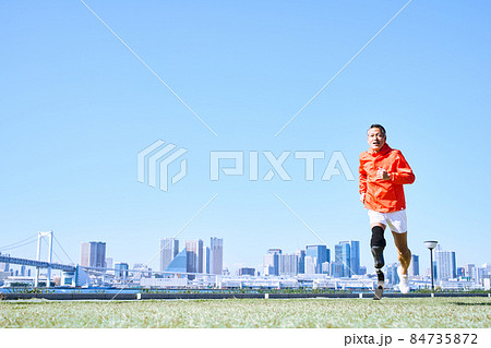 障がい者　男性 84735872