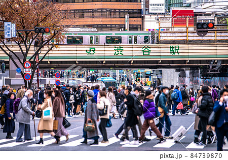 日本の東京都市景観 オミクロン株の衝撃。師走の渋谷は、脅威の人流が続く=7日 日本の東京都市景観 オミクロン株の衝撃。師走の渋谷は、脅威の人流が続く=7日 84739870