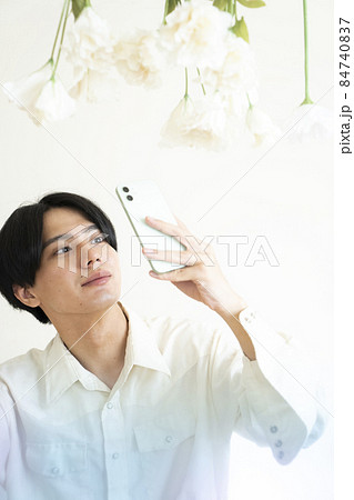 爽やかなメンズファッションポートレート 84740837