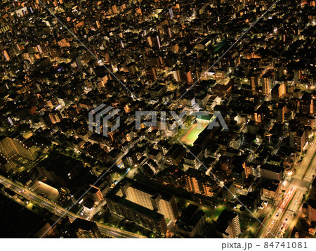 高い所から見る東京の綺麗な夜景 84741081