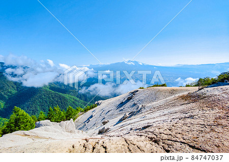 日向山山頂の風景（八ヶ岳を望む） 84747037