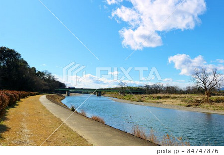 初春の河川にて気持ち良い散策 風景 初春の河川にて気持ち良い散策 風景 84747876