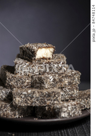 Lamington Fingers 84748114