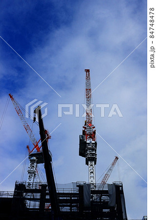 大阪 梅田周辺風景 ビル建築 クレーン 大阪 梅田周辺風景 ビル建築 クレーン 84748478