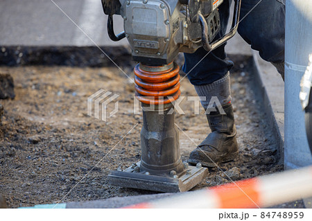 道路工事 84748959