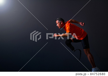 障がい者　男性 84752680