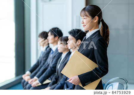 就職活動する学生 84753929
