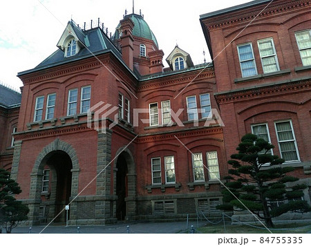 北海道庁旧本庁舎　赤れんが庁舎　見上げる 84755335