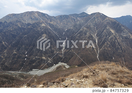 足尾 太平山南西尾根中腹から見る沢入山、オロ山などウメコバ沢源流の山 足尾 太平山南西尾根中腹から見る沢入山、オロ山などウメコバ沢源流の山 84757329