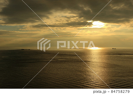 倉橋島から見る美しい瀬戸の夕景 倉橋島から見る美しい瀬戸の夕景 84758279