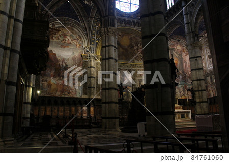 イタリア-シエナ、カンポ広場、シエナ大聖堂、ドゥオモ 84761060