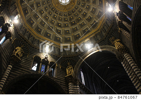 イタリア-シエナ、カンポ広場、シエナ大聖堂、ドゥオモ 84761067