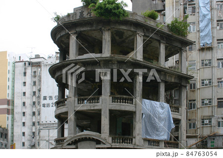 the desolate building, Lui Seng Chun at Lai Chi Kok Road 8 July 2004 the desolate building, Lui Seng Chun at Lai Chi Kok Road 8 July 2004 84763054