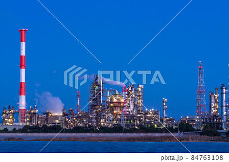 《三重県》四日市・工業地帯 84763108