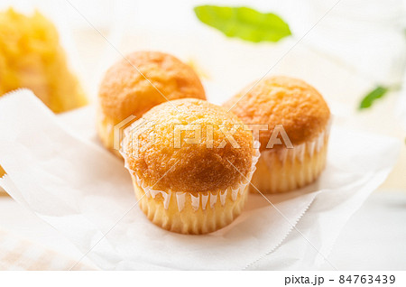 洋菓子　カップケーキ 84763439