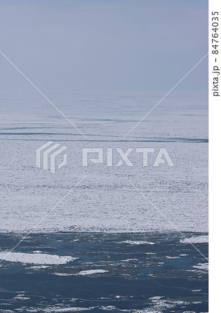 北海道　斜里　オホーツク海の流氷 84764035