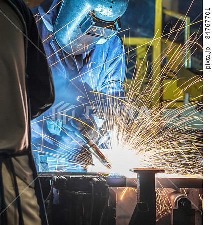 worker with protective mask welding metal worker with protective mask welding metal 84767701
