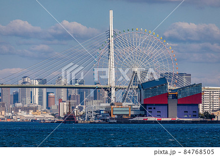 大阪港 天保山大橋と海遊館と天保山大観覧車 2021年11月7日撮影 84768505